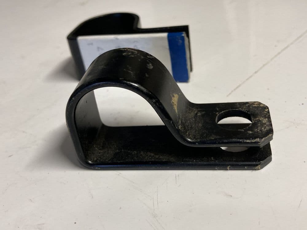 Ford Fiesta MK3XR/RS New Genuine Ford rear anti roll bar clamps