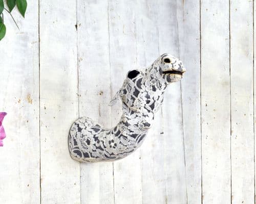 Lace Camel Head 37cm