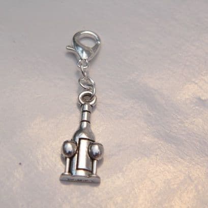 Bottle & Glasses Clip On Charm
