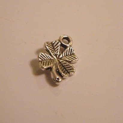 Four Leaf Clover Bracelet - Charm Beaded Style