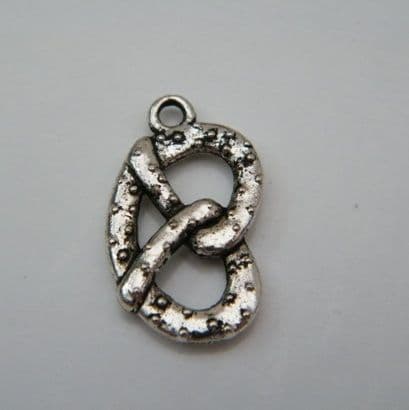 Pretzel Personalised Wine Glass Charm - Full Bead Style