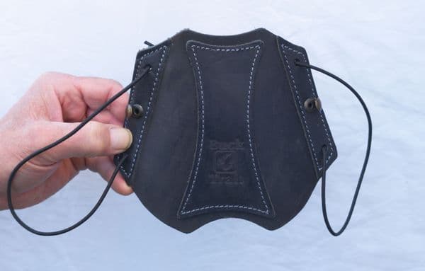 `SHADOW` BRACER ARMGUARD hook fastening