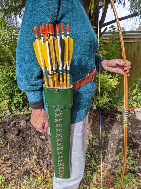 `UPRIGHT/VERTICAL` HIP QUIVER Green Leather