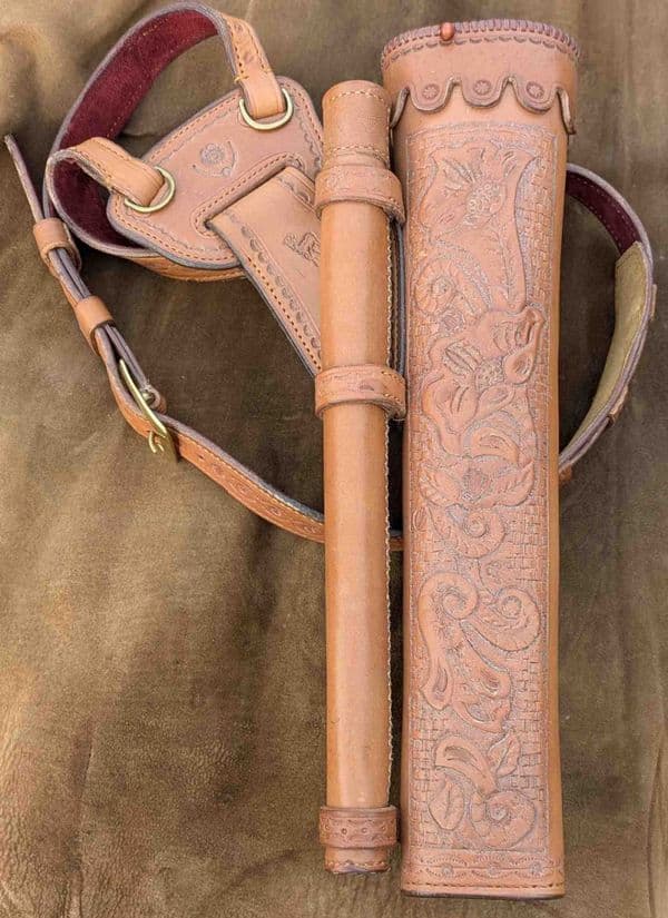 HIP QUIVER SHOULDER TYPE, with extra tube carved