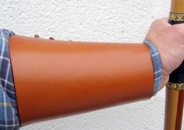 LEATHER LACEUP BRACER light brown