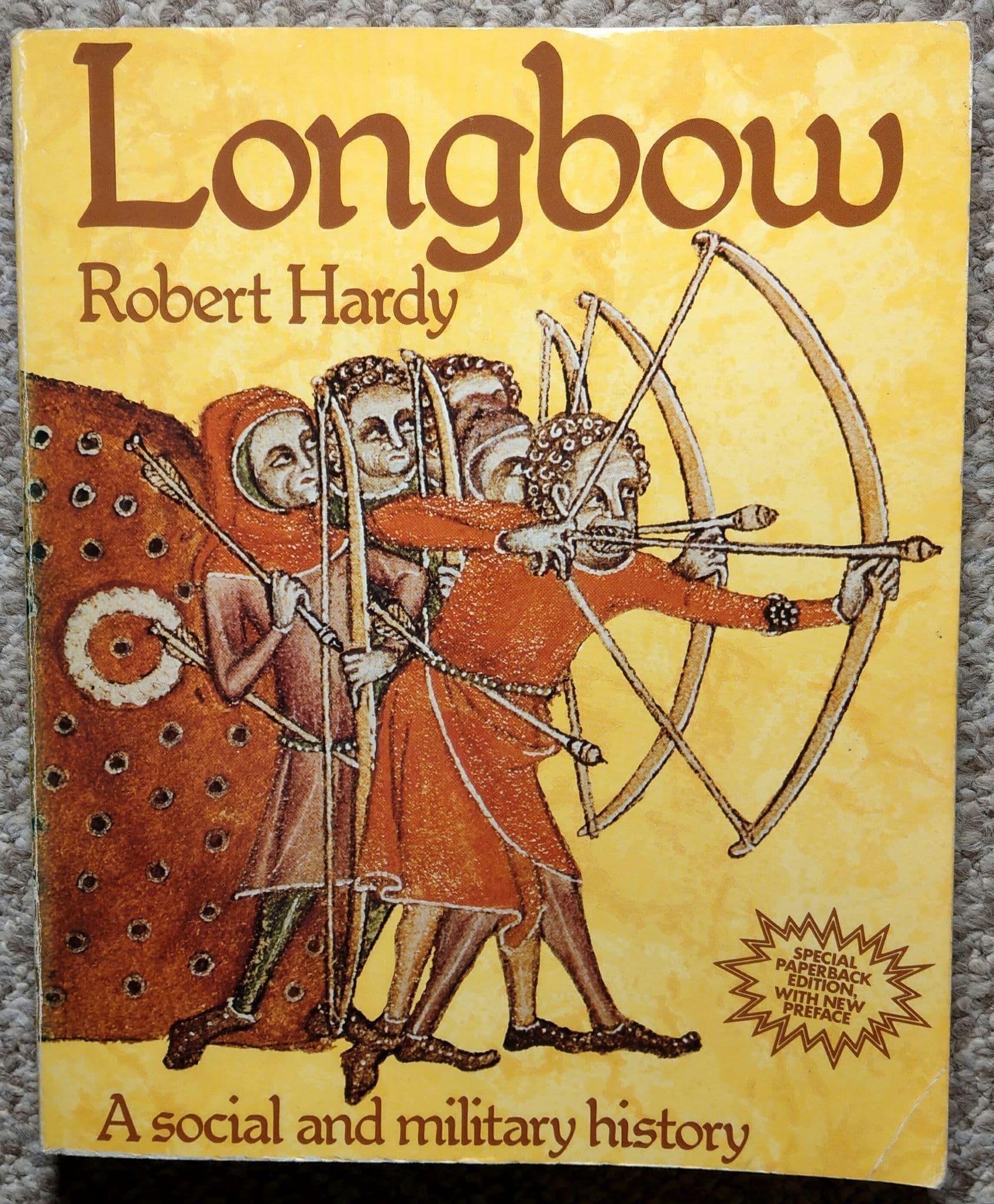 LONGBOW by Robert Hardy paperback book