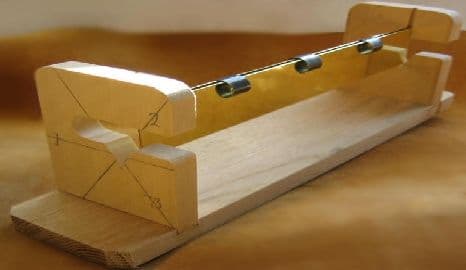 THE `BIG-JIG` FLETCHING JIG