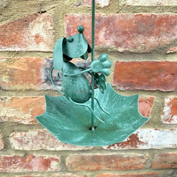 Hanging Metal Dog Raincatcher