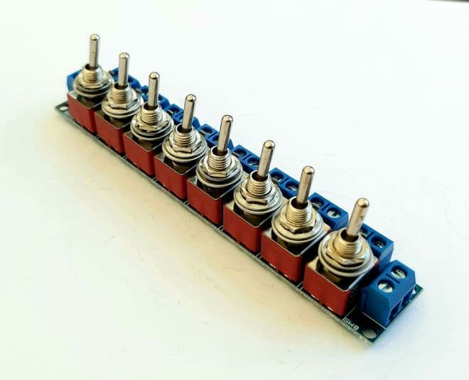 RKpdu4 DPDT Power Distribution Unit for Model Railway - ON OFF ON DPDT Toggles Constructed