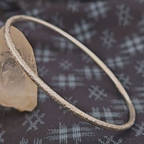 2.5mm Silver Hammered Line Bangle
