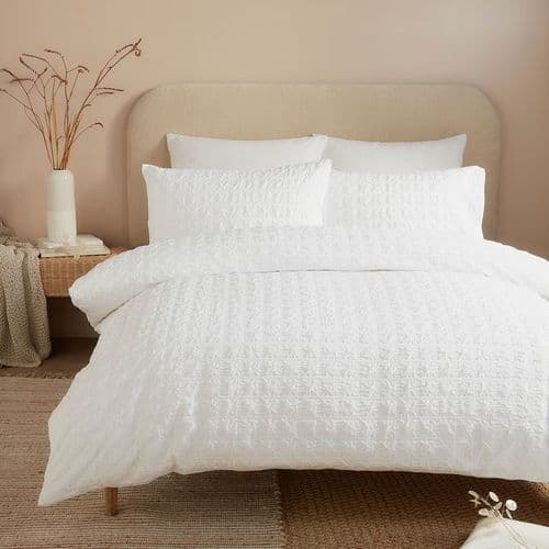 Duvet Cover Set Embossed Grid by Serene in White