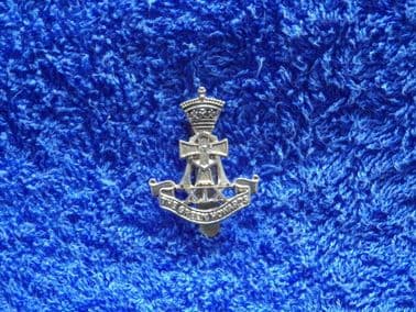 GREEN HOWARD'S CAP BADGE KING'S CROWN