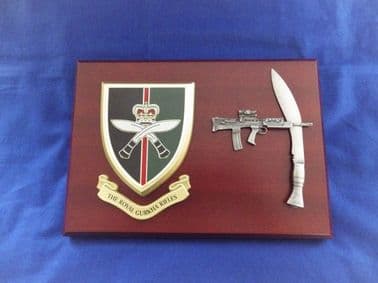 ROYAL GURKHA RIFLES ( RGR ) MESS SHIELD, SA80 AND KUKRI COMBAT PLAQUE