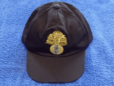 ROYAL REGIMENT OF FUSILIERS ( RRF ) BASEBALL CAP WITH A BULLION WIRE CAP BADGE