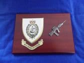ROYAL REGIMENT OF FUSILIERS ( RRF ) MESS SHIELD AND SA80 COMBAT PLAQUE