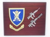 ROYAL REGIMENT OF SCOTLAND ( RRS ) MESS SHIELD WITH LSW & SA80 COMBAT PLAQUE