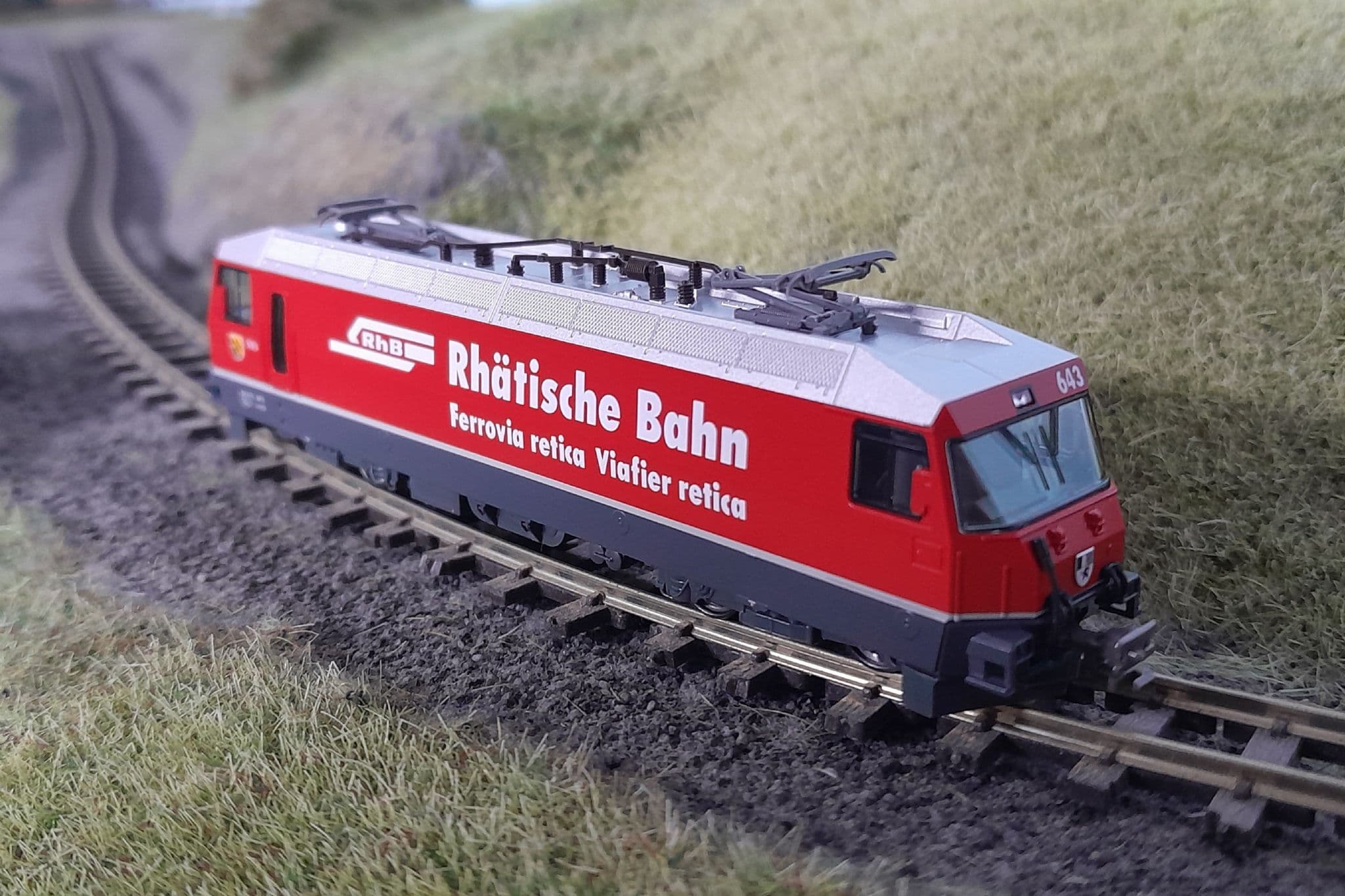 鉄道模型 BEMO RhB Ge 4/4 III Nr.641 VEREINA Kato 3101-7 N Gauge RhB Ge 4/4 III 643 Vals Electric Locomotive