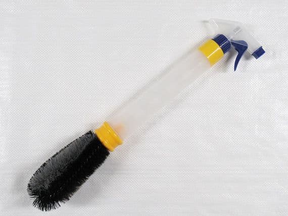 Alloy Wheel Cleaning Brush With Sprayer