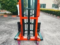 Straddle Leg Hand Stackers | SecureFix Direct