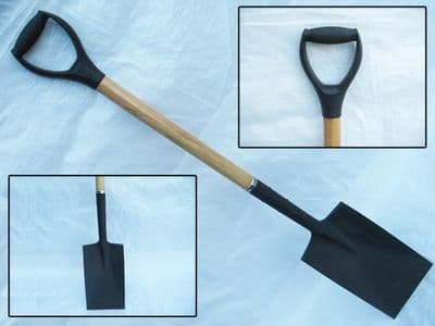 Spade With Wooden Handle, Black Grip - Shovel / Digging / Garden