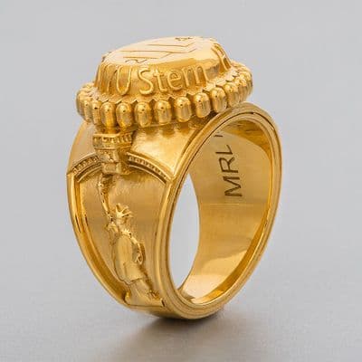 TRIUM Gold Signet Ring