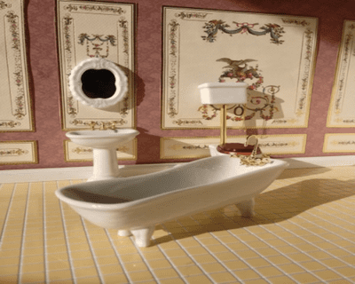Dolls House Porcelain Bathroom Suite. 12th scale.  1751