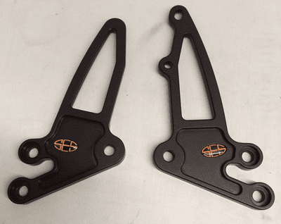 Adjustable Hanger Plate - Suzuki GSXR600/750 (06-18) & GSXR1000 (07-09)