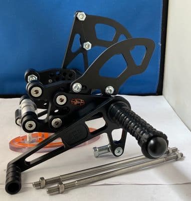 Adjustable Rearsets - Kawasaki ZX-10R (04-05). RSK004.