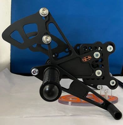 Adjustable Rearsets - Kawasaki ZX-10R (11-17). RSK016.