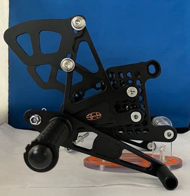 Adjustable Rearsets - Kawasaki ZX-6R (13-16).  RSK015.