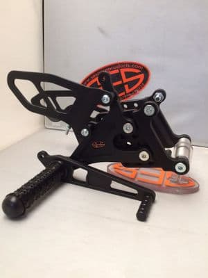 Adjustable Rearsets - Yamaha R1 (04-06) Road Shift. RSY008.