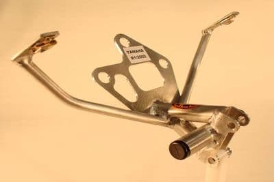 Fairing Bracket - Yamaha R1 (02-03).  FBY005