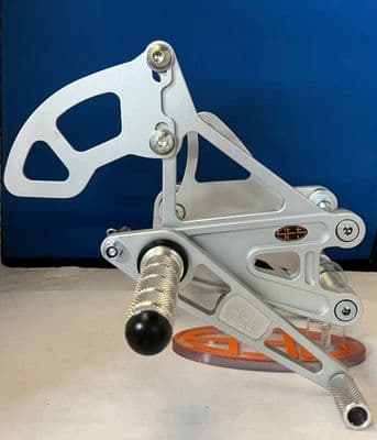 Fixed Rearsets - Kawasaki ZXR400H&L (89-99).  RSK001