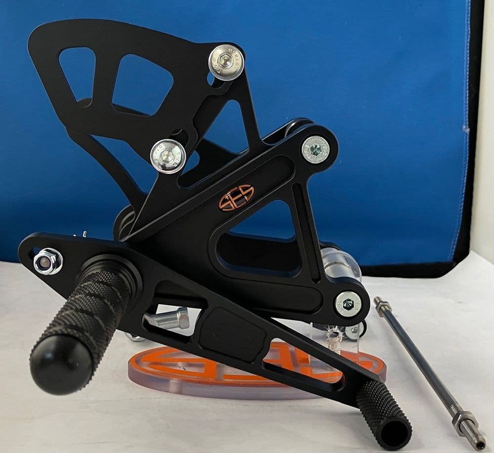 Fixed Rearsets - Kawasaki ZXR750 J/K/L & x28;91-95& x29; RSK017 BLACK