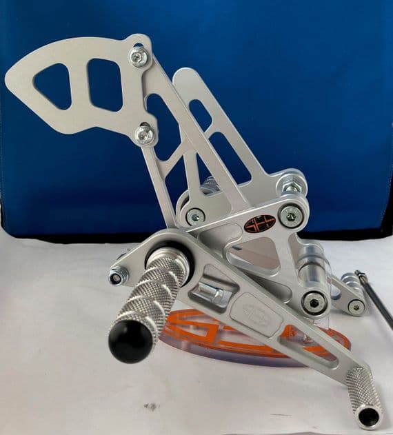 Fixed Rearsets - Suzuki SV650 (99-02). RSS001-SV