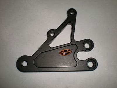 Right Hand Hanger Plate: Yamaha R6 (06-23). RSY010R