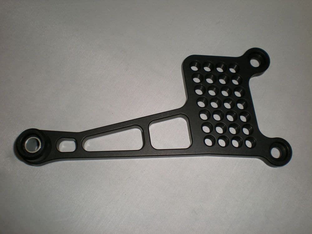 Right Hand Mount Plate Yamaha R6 06-23 RSY010MR