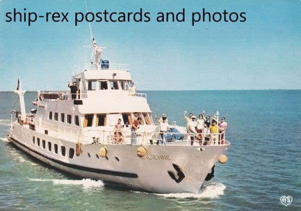 L'ILIENNE (Marseille restaurant ship)