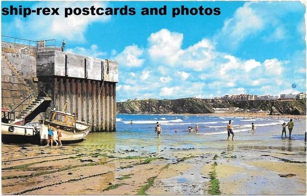 Newquay (Cornwall) harbour gap, postcard
