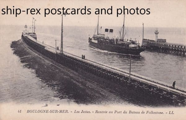 Onward-class ferry departing Boulogne