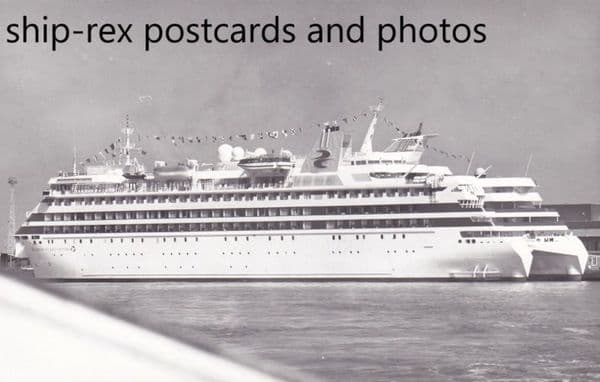 RADISSON DIAMOND (Radisson Seven Seas) b