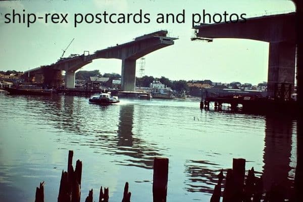 SRN6 Hovercraft under Itchen Bridge
