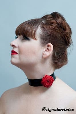 Choker  with rose