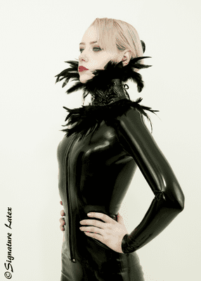 Latex lace feather collar