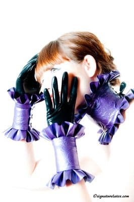 Latex lace frilled cuffs and collar (set)