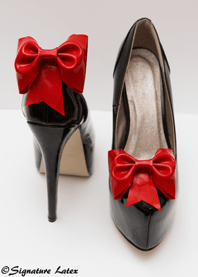 Latex Shoe bow's