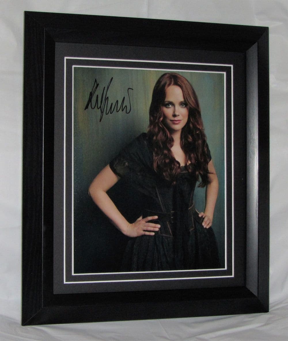 17kw Katia Winter Sleepy Hollow Signed 17kw Katia Winter Sleepy Hollow Signed