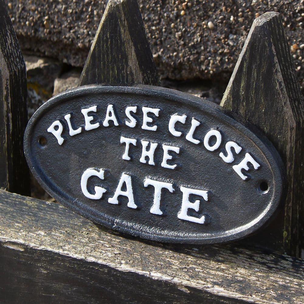 Cast Iron Please Close The Gate Sign