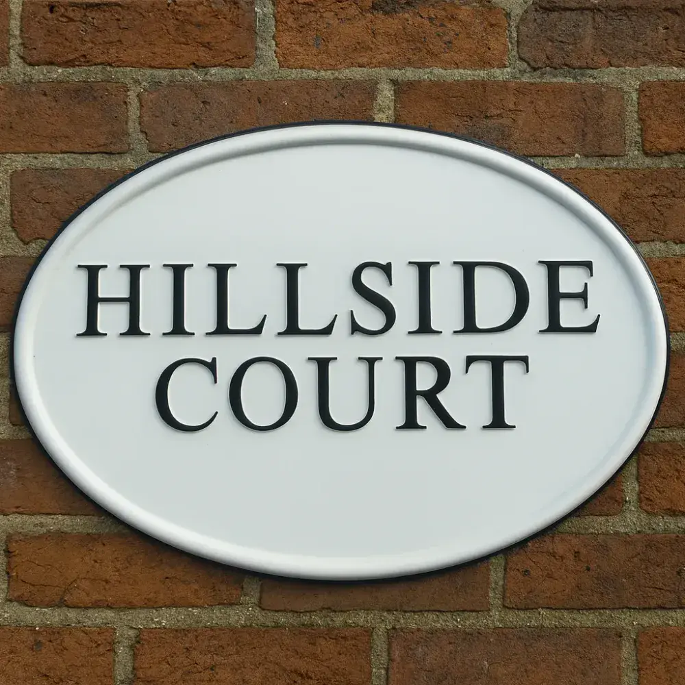 Hand Painted Cast Oval Sign STO4 - 1 or 2 Lines of Straight Text