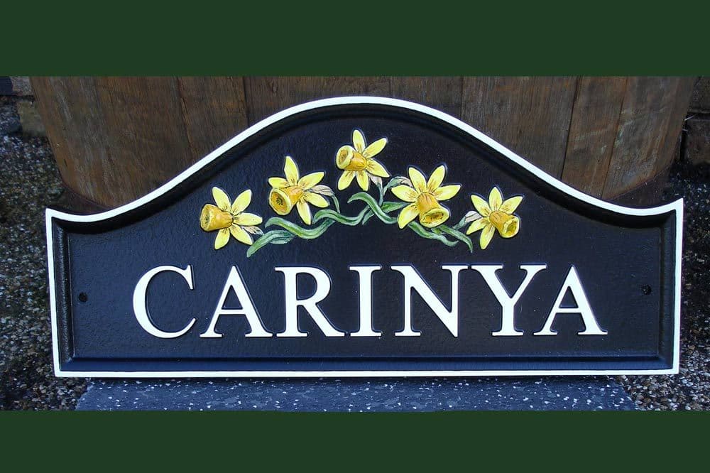 Hand Painted Domed Rectangular Cast Sign STDR3 - 1 Line of Straight Text with a Motif